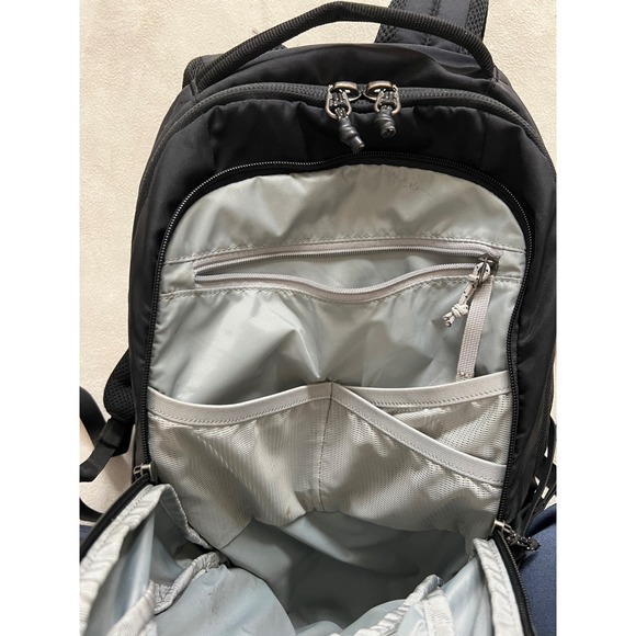 Columbia Sportswear Black Backpack Unisex Daypack XU1678 1951531 Hiking Travel - Picture 6 of 13